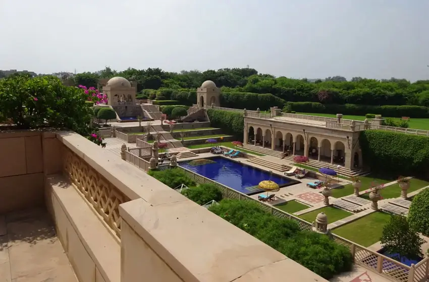 Top Five Star Luxury Hotels in Agra Near the Taj Mahal for a Premium Stay