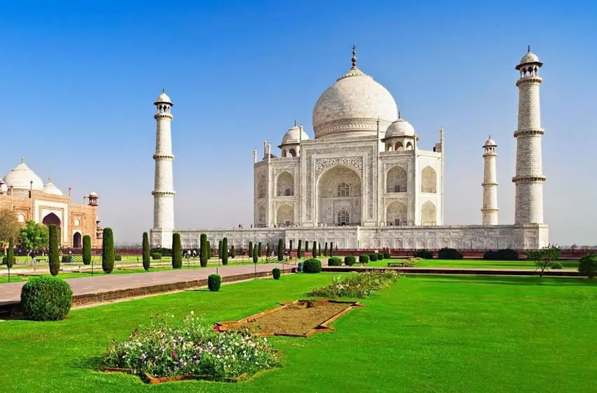 Taj Mahal Timings, Ticket Price and Online Booking Guide for Visitors