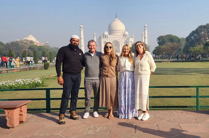 Russian Speaking Tour Guide in Agra | Licensed Private Guide for Taj Mahal Tours