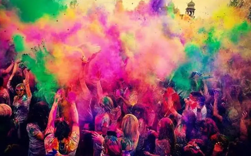 Delhi-Modern-Celebrations-with-Historical-Attractions