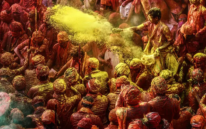 Jaipur-Royal-Holi-with-Cultural-Performances
